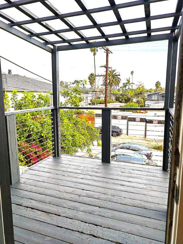Venice Apartment: 250 3rd Ave Unit D