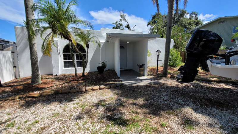 Largo House: 12991 114th Ave N