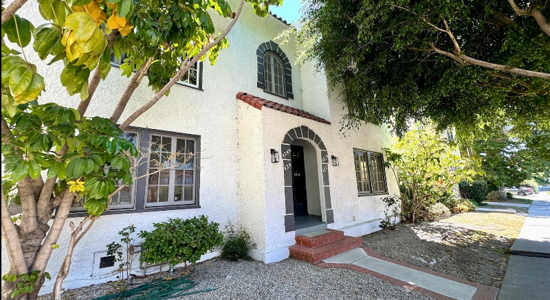 Los Angeles Multiplex: 422 N Spaulding Ave