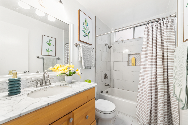 Los Angeles Townhome: 1926 Glendon Ave