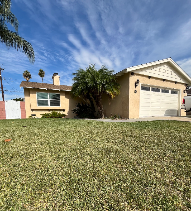 Whittier House: 15535 Saranac Dr