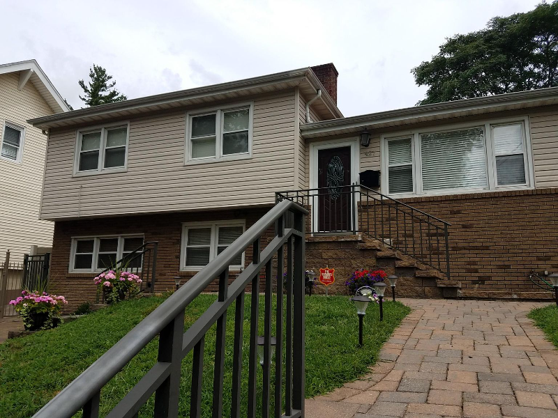 Newark House: 427 Lake Street