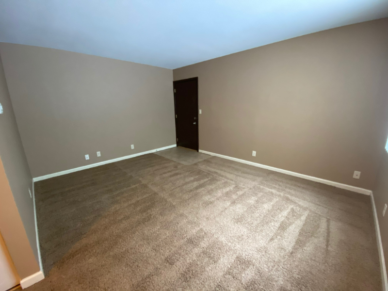 Lincoln Apartment: 2030 J st