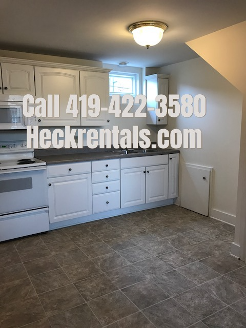 Findlay Apartment: 624 1/2 S Main St Apt 7