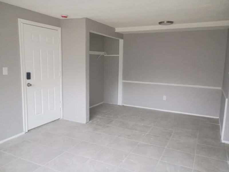 East Cleveland Apartment: 13420 Euclid Ave