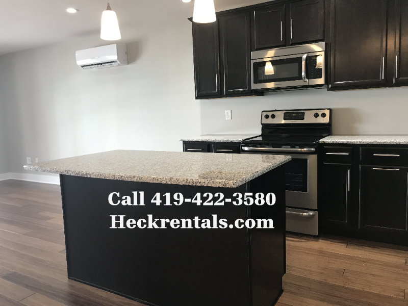 Findlay Apartment: 626 1/2 S Main St