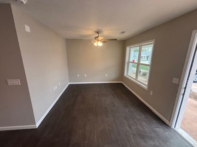 SPRINGFIELD Apartment: 3905 W Maple St