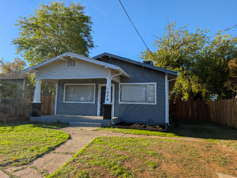 Oroville House: 1626 Bridge St
