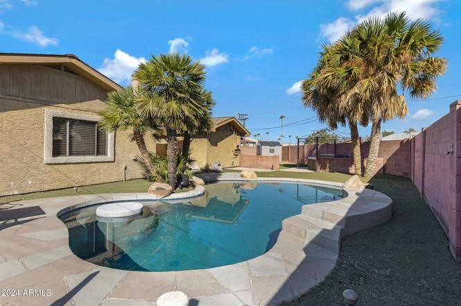 Mesa House: 1859 N Morris