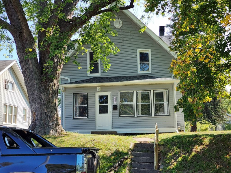 Moline House: 432 48th Street