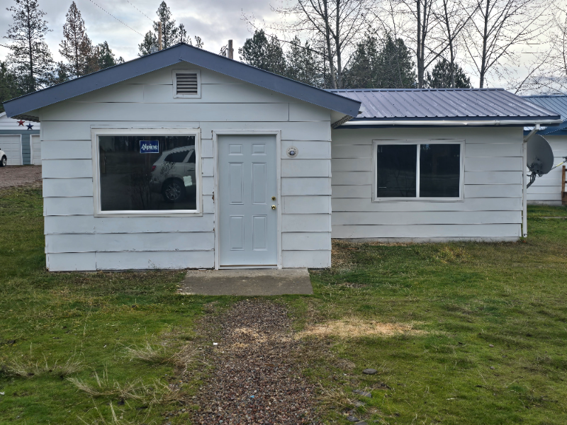 Pablo House: 41992 US Hwy 93 N