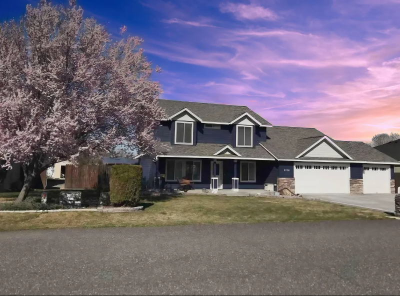 Pasco House: 6709 W Octave St