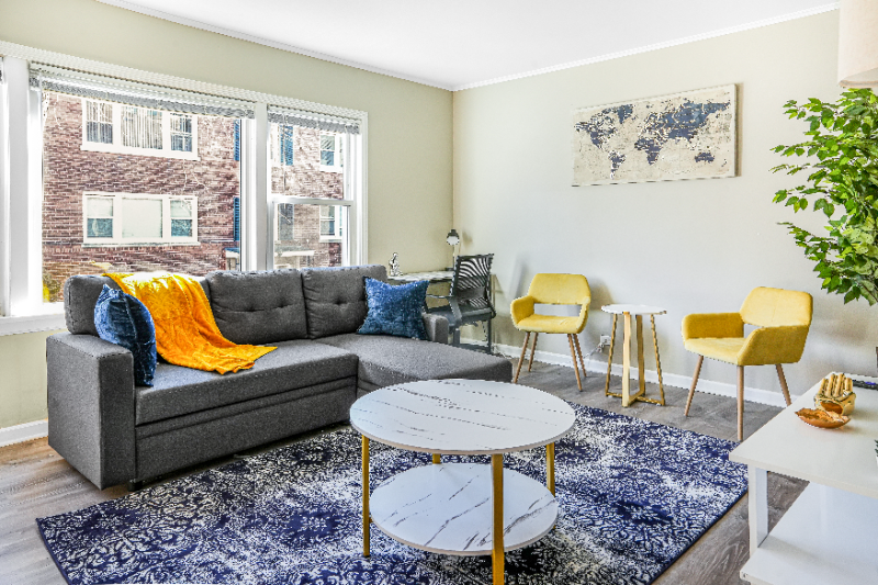 Evanston Condo: 432 Elmwood Ave