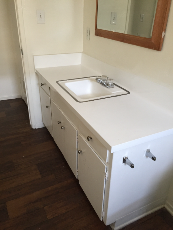 Riverside Apartment: 1935 W. Linden St