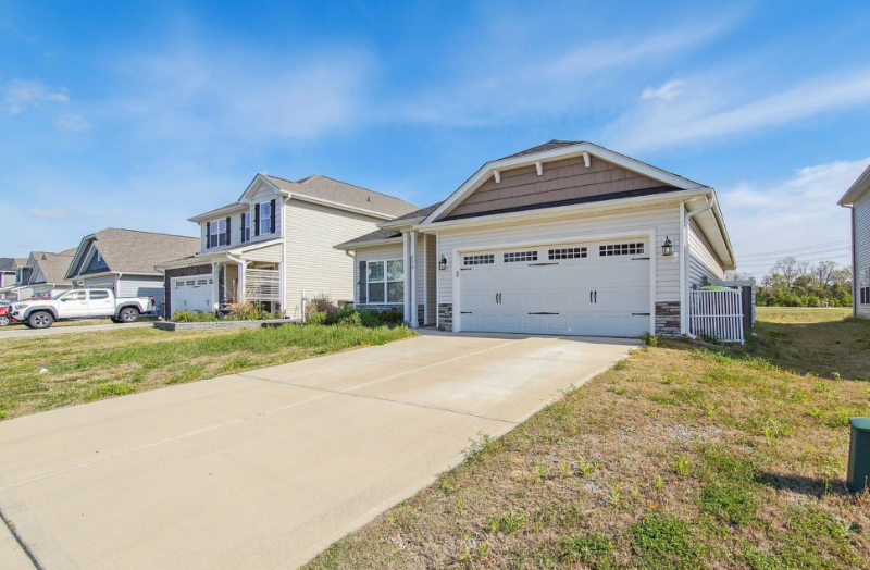 Benson House: 112 Boomer St, Benson