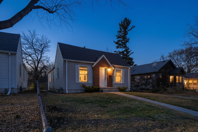 Minneapolis Multiplex: 4620 4th Ave S