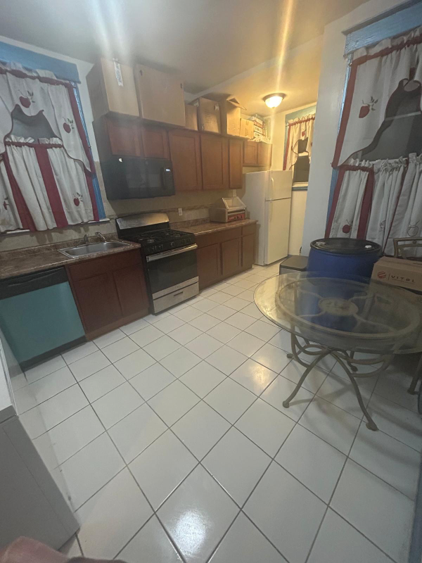 Newark Multiplex: 8-10 Treacy Ave