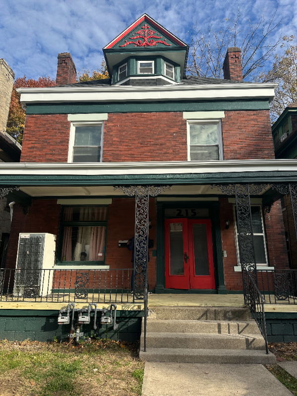 Pittsburgh Multiplex: 215 S Aiken Ave