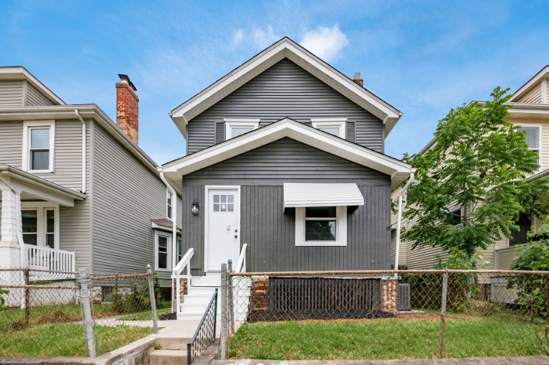 Columbus House: 960 Carpenter St