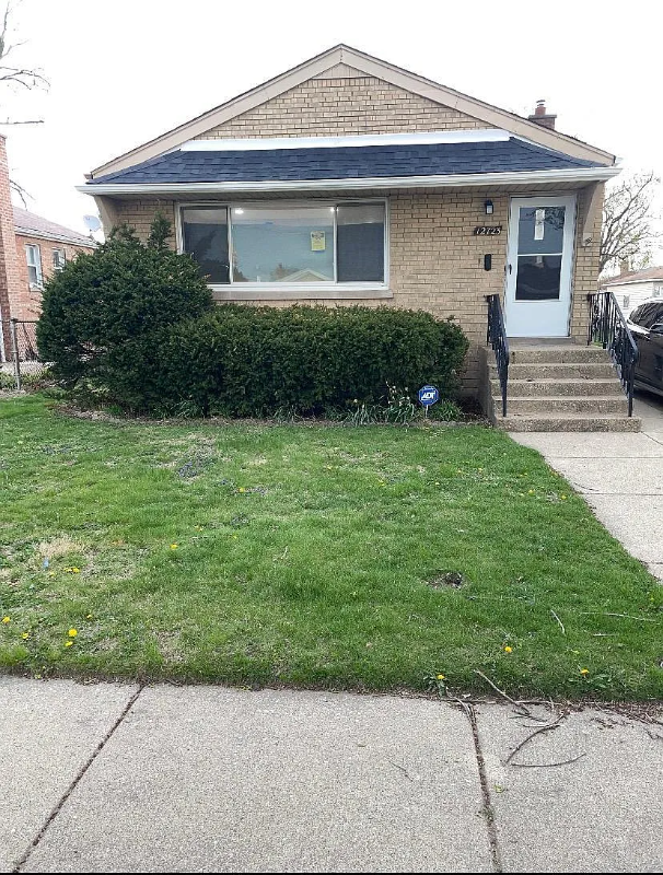 CALUMET PARK House: 12327 S. Justine ST.