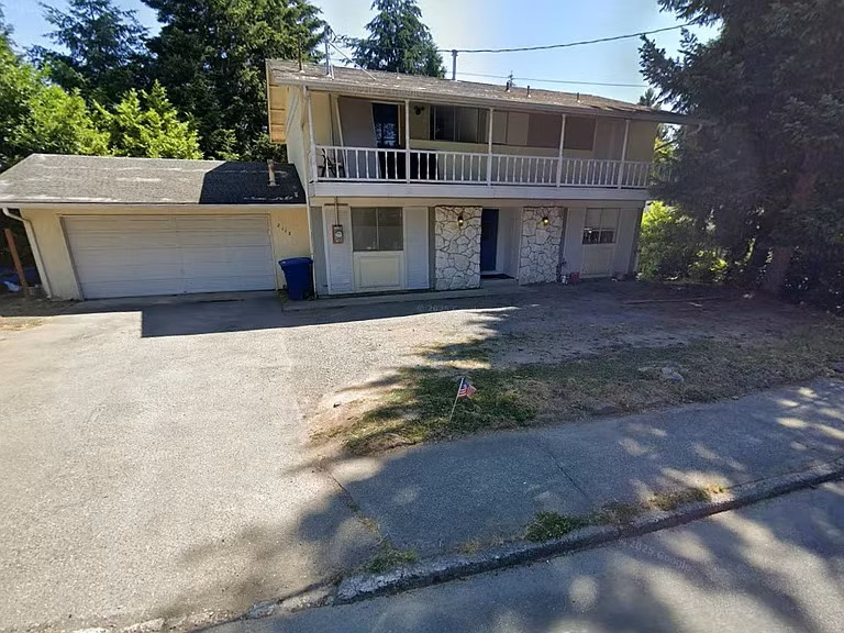 Bellevue House: 2112 164th Ave NE