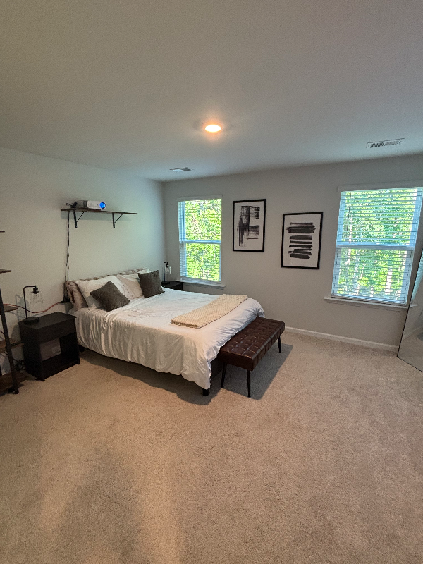 Summerville Townhome: 125 E Sunrise Ln