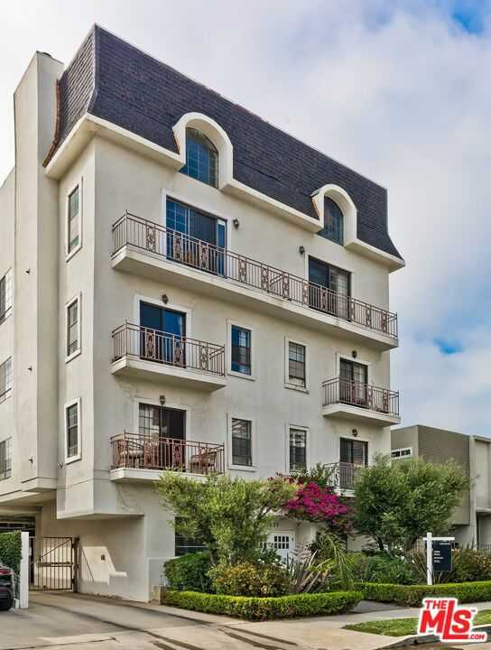 Los Angeles Condo: 11827 Goshen