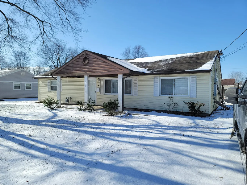 Louisville House: 9706 El Prado