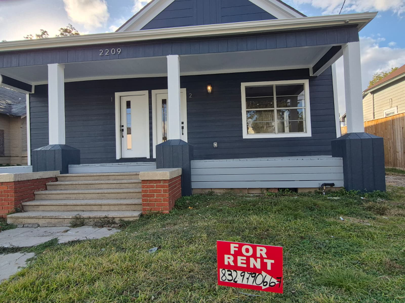 Houston Multiplex: 2209 gano st