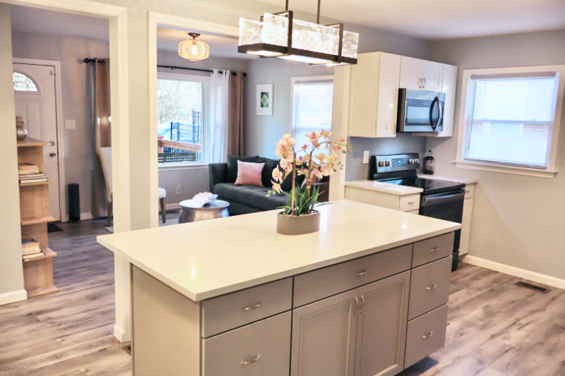 Durham House: 618 Troy Street