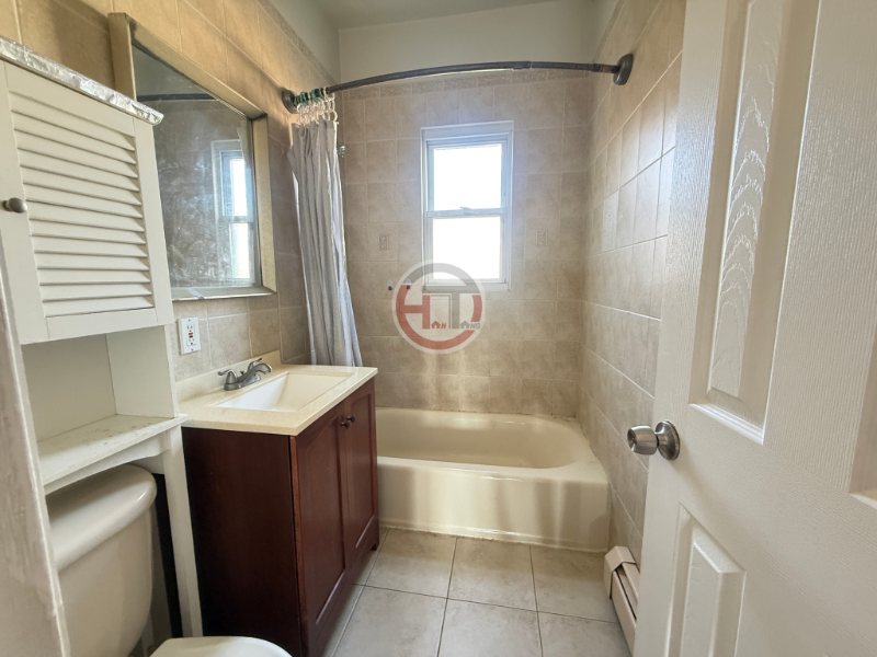 Bronx Townhome: 3033 Coddington ave