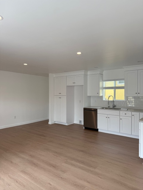 Carson Townhome: 22105 1/4 Dolores st