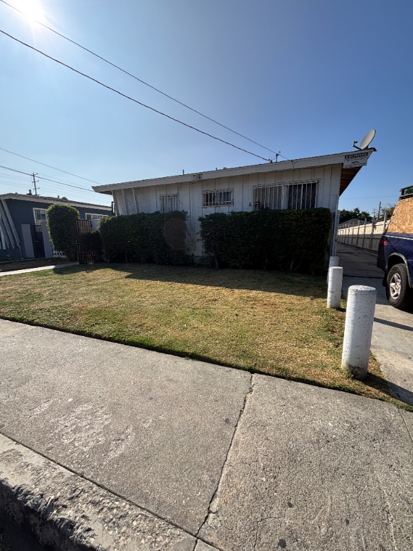 Compton Apartment: 713 N Rose Ave