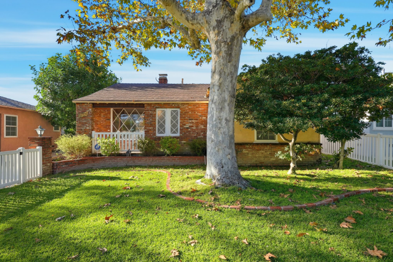 Burbank House: 1808 N Edison