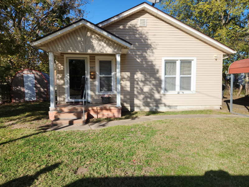 Ardmore House: 607 3rd Ave NW