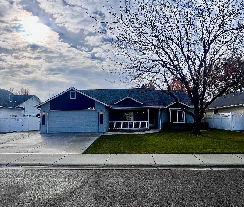 Nampa House: 16845 N Darmady Loop