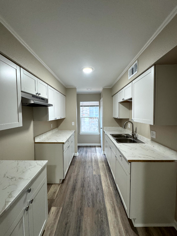 BATON ROUGE Multiplex: 1634 CLEAR LAKE DR