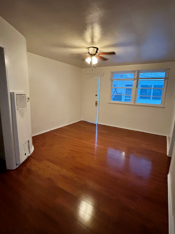 LOS ANGELES Apartment: 1737 SYCAMORE