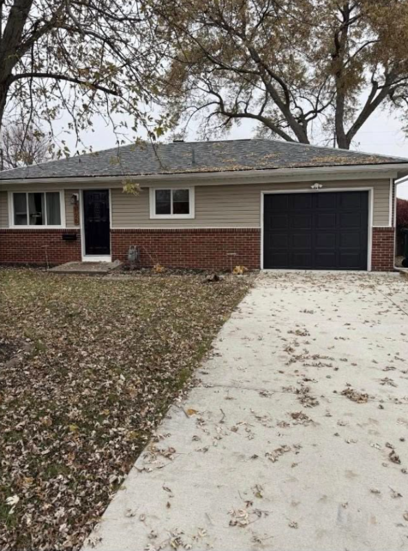 rossford House: 128 vineyard drive