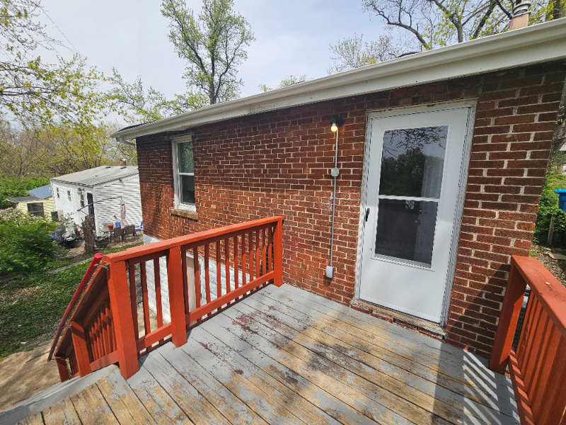 Saint Louis House: 803 Marvin Ave