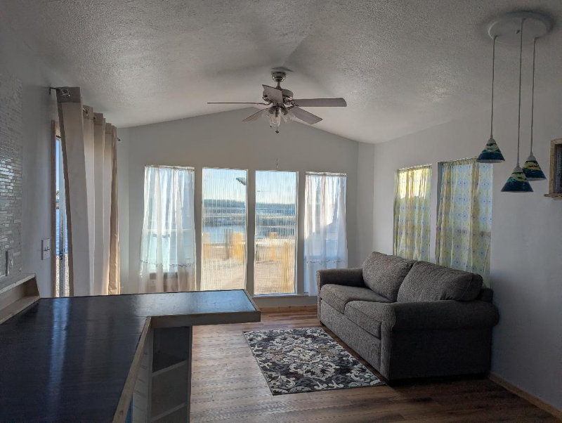 Matlacha House: 4450 Pine Island Rd NW