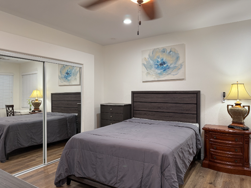 Eastvale House: 7847 Hazelnut Dr