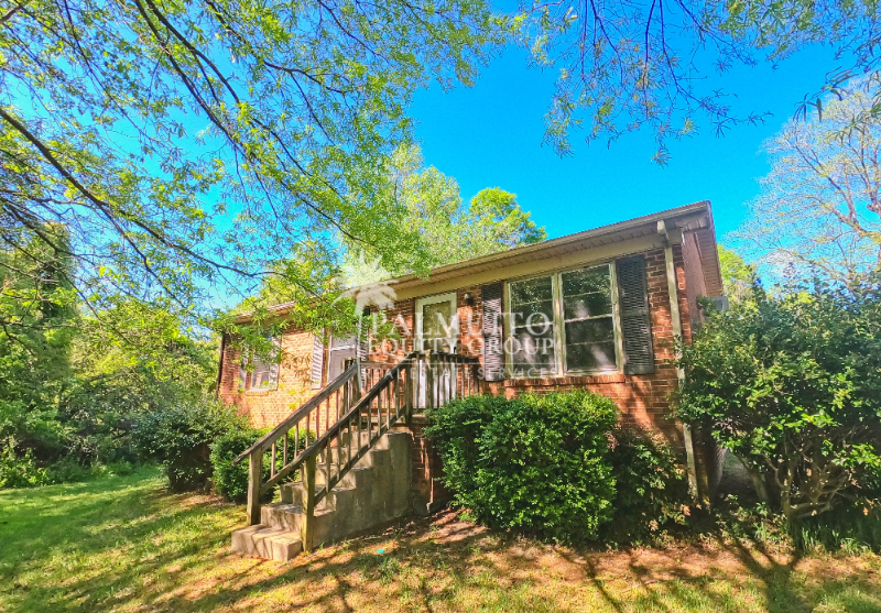 Greensboro House: 2217 E Gate City Blvd