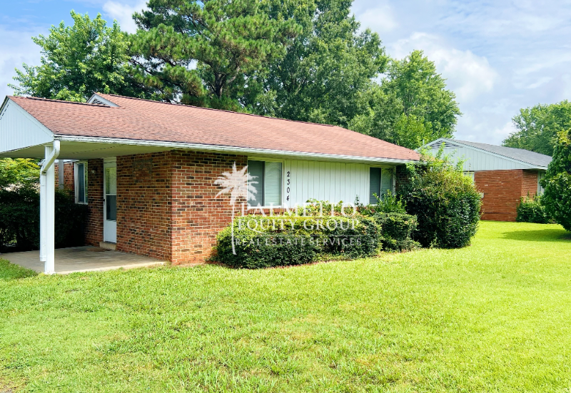 Greensboro House: 2304 Madre Pl