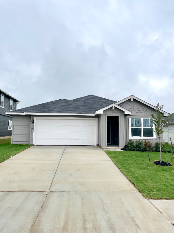 Kyle House: 264 Denali Dr.