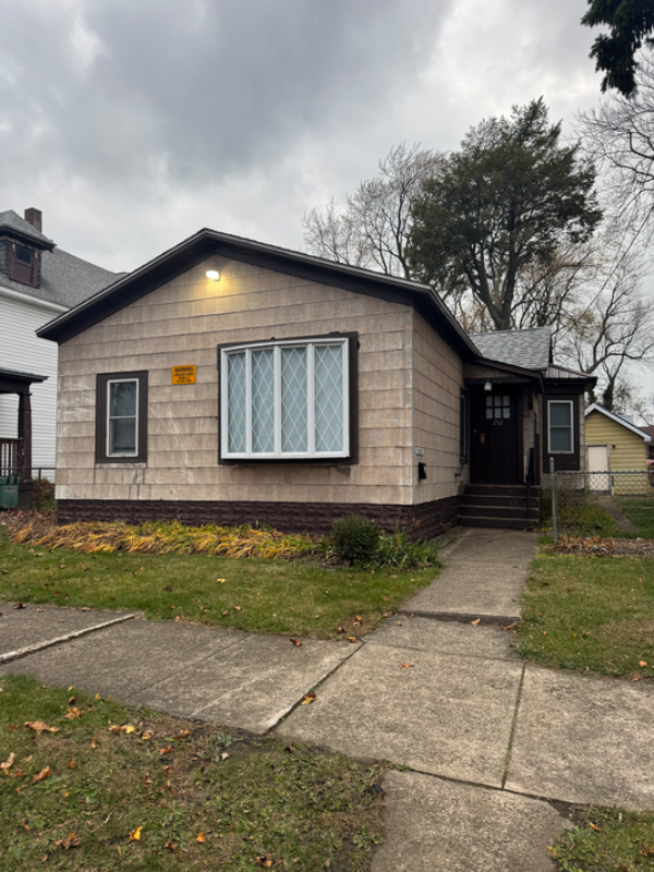 ERIE House: 252 WEST 3RD ST