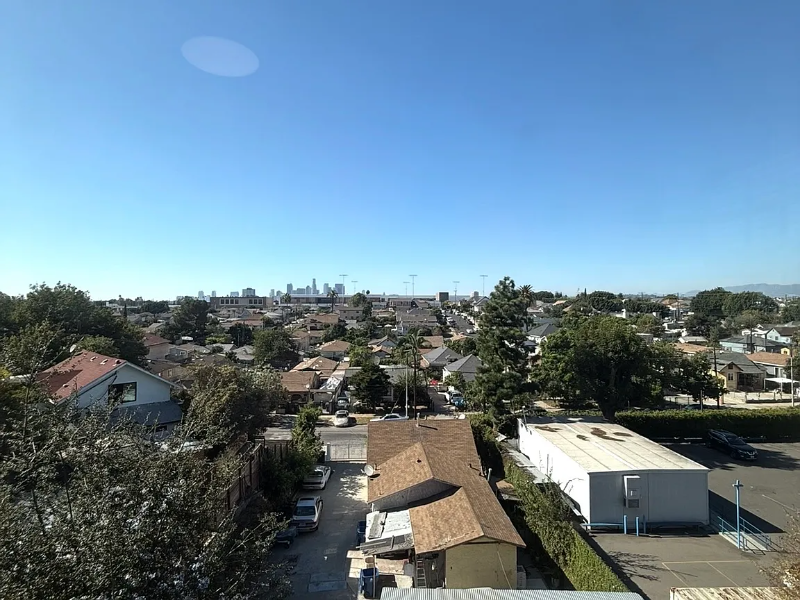 Los Angeles Apartment: 439 S Evergreen Ave