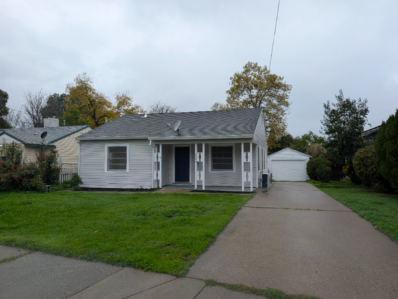 Oroville House: 2480 Baldwin Ave