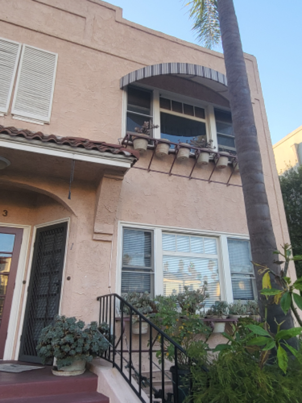 Long Beach Apartment: 203 Belmont Avenue