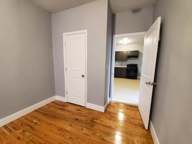 East Orange Apartment: 169 S Clinton St